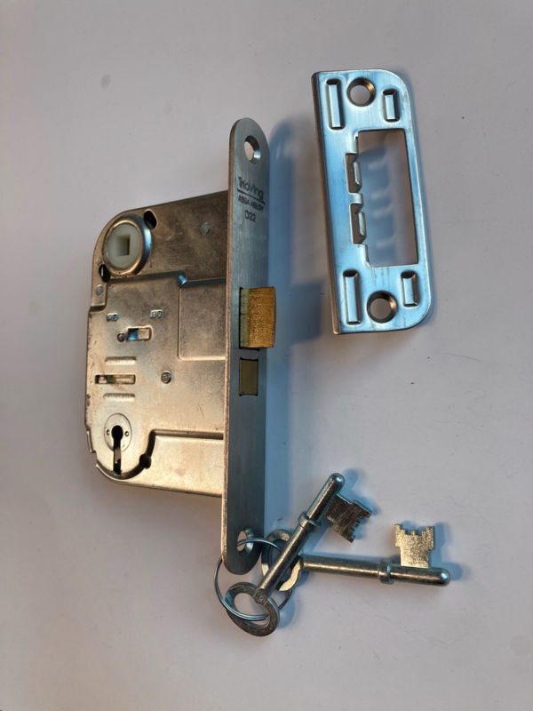 Mellemdørlås D22 m/tilholder D55mm m/slutblik vendbar
