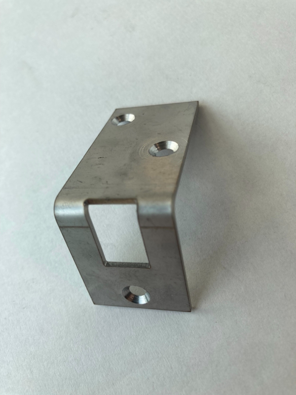 Vinkelslutblik t/halvdør 25x32x45mm rustfri