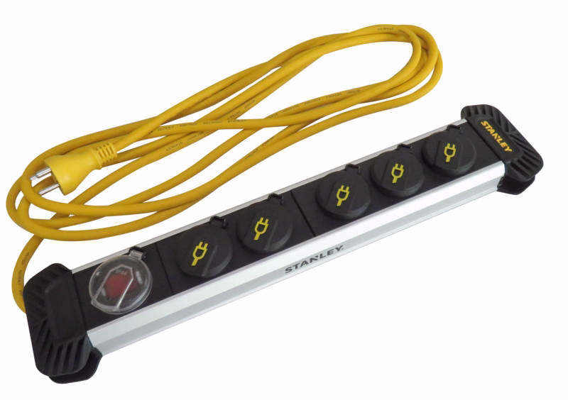 Stikdåse 5-stik, 4m kabel IP44