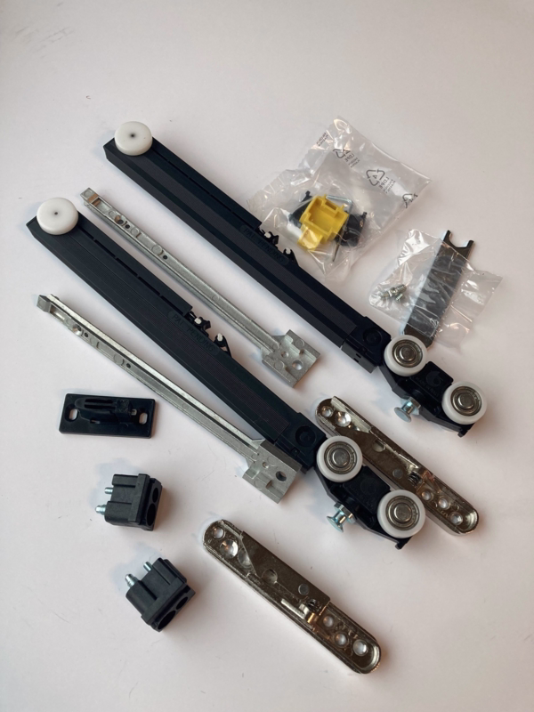 Beslagsæt t/skydedør 80 Kg m/2x50mm dæmp. min. Dør 650mm