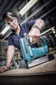Makita - Hæftemaskine DST221Z 18V SOLO