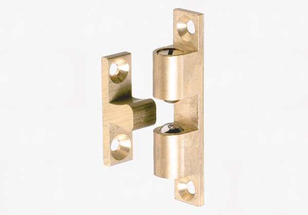 Kuglesnaplås messing 43x8mm