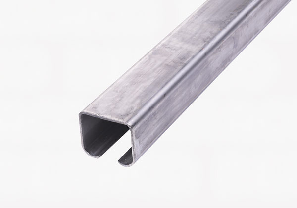 Skydedørsskinne rustfri, KG100, á 3 mtr