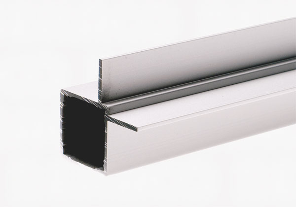 Firkant rør m/vinkelflig1500mm