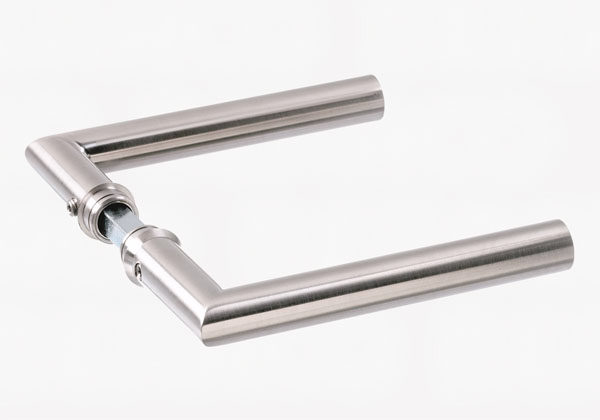 Dørgreb RS F-form Ø16 u/roset 58-82 1015.00CD