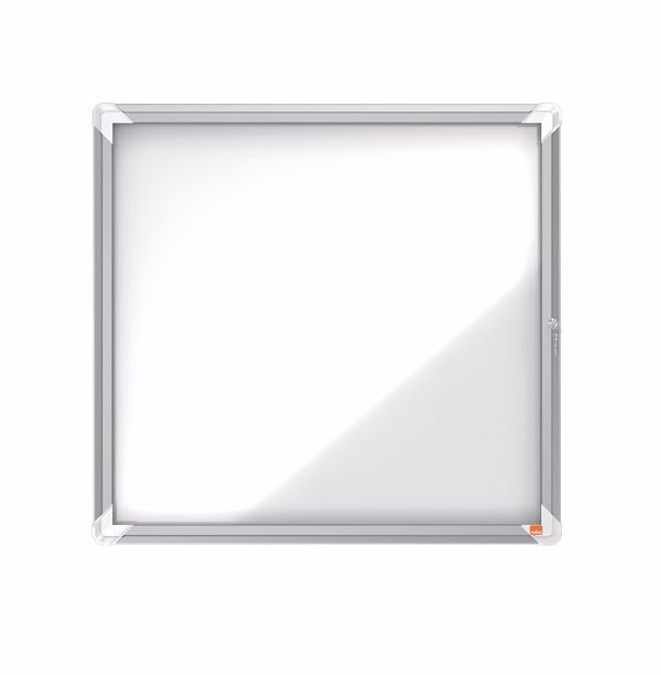 Udendørs opslagsskab til 6 x A4 ark